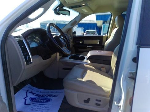 Used 2018 RAM 3500 Laramie w/ Convenience Group AWD/4WD image 13