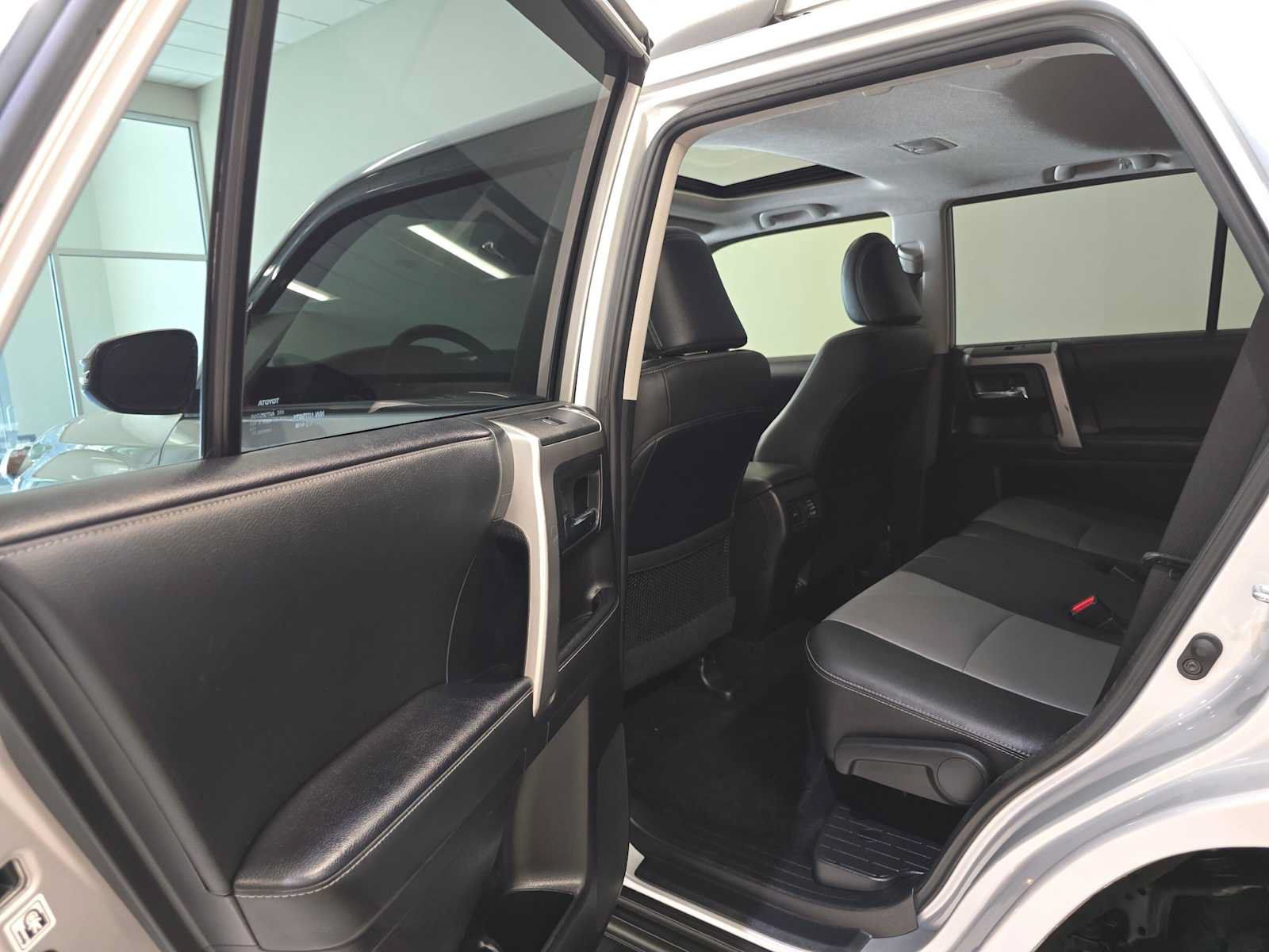 Certified 2021 Toyota 4Runner SR5 Premium w/ Moonroof Package AWD/4WD image 25