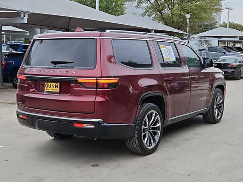 Used 2023 Jeep Wagoneer Series III w/ Premium Group I image 3