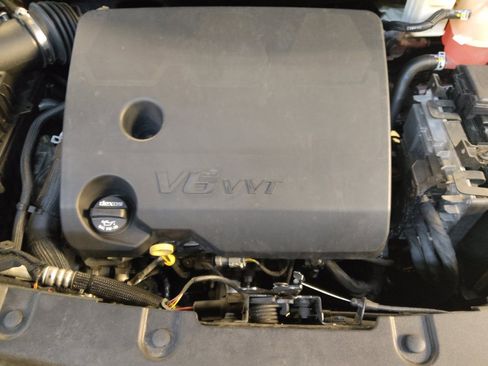 Used 2019 Chevrolet Traverse LT FWD image 30