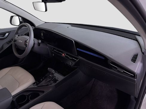 Used 2024 Kia Niro EX FWD image 28