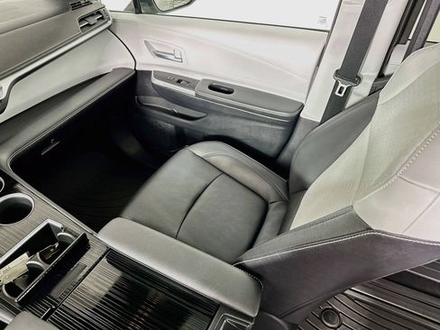 Certified 2025 Toyota Sienna XSE AWD/4WD image 24