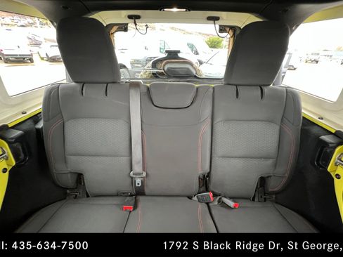 Used 2022 Jeep Wrangler Unlimited Rubicon image 25