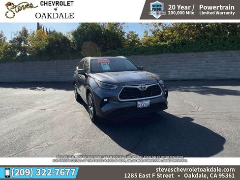 Used 2023 Toyota Highlander XLE image 3