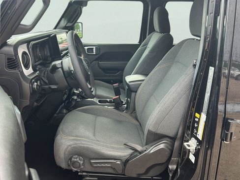 Used 2024 Jeep Wrangler Unlimited Sport AWD/4WD image 7