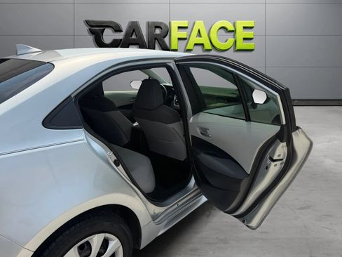 Used 2020 Toyota Corolla LE FWD image 19