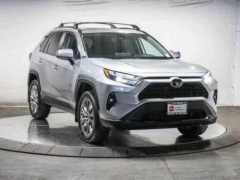 Certified 2023 Toyota RAV4 XLE Premium image 5