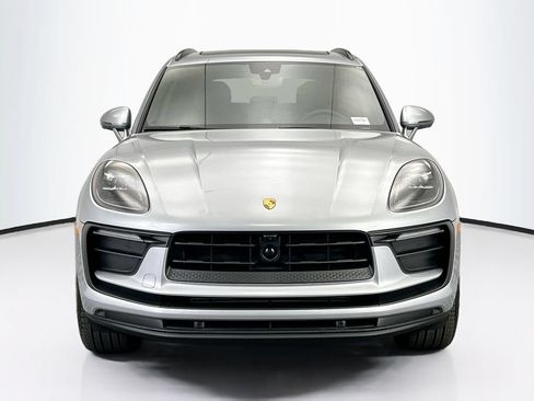 Used 2026 Porsche Macan AWD/4WD image 10