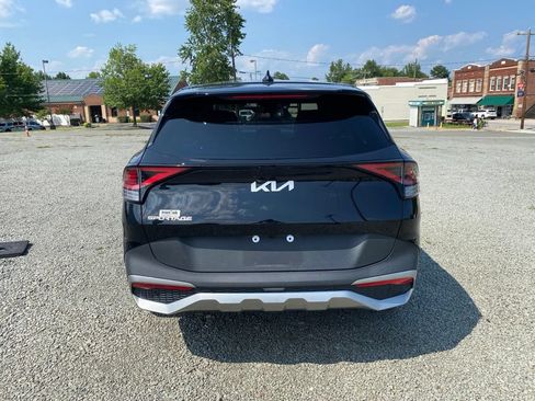 Used 2023 Kia Sportage EX FWD image 4