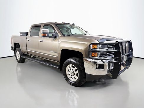 Used 2015 Chevrolet Silverado 2500 LTZ AWD/4WD image 4