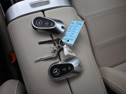 Used 2024 Mercedes-Benz C 300 Sedan image 27