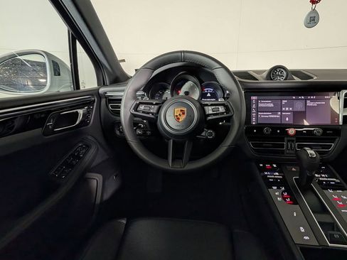 New 2026 Porsche Macan S image 22