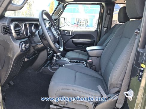Used 2021 Jeep Wrangler Sport AWD/4WD image 10