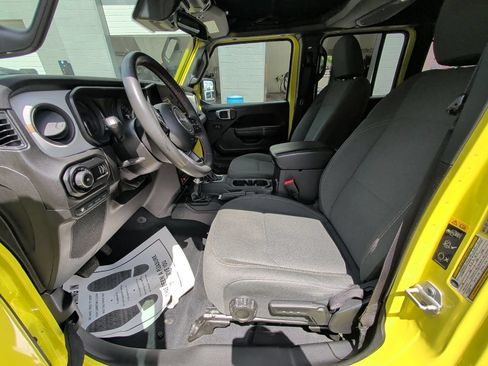 Used 2024 Jeep Wrangler Unlimited AWD/4WD image 7