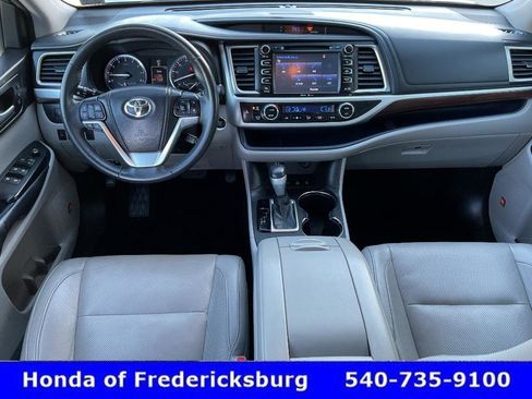 Used 2015 Toyota Highlander Limited AWD/4WD image 44