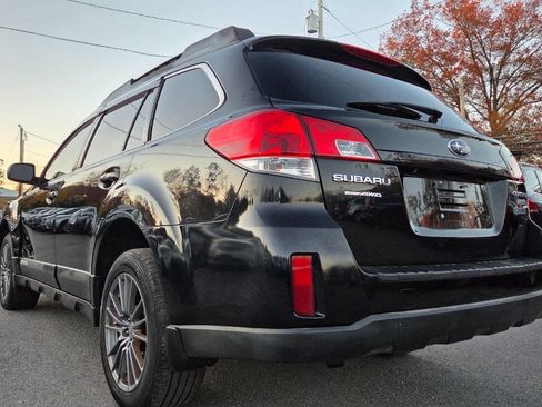 Used 2011 Subaru Outback 2.5i Limited w/ PWR Moonroof Pkg image 10