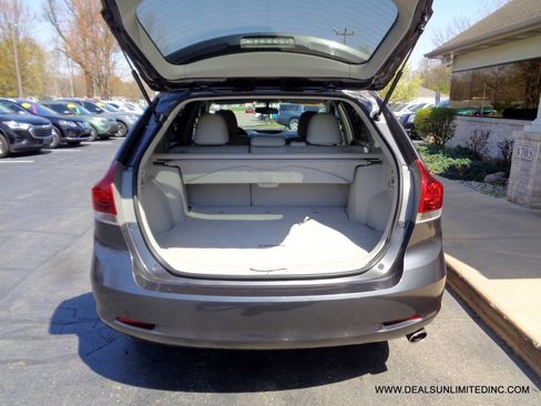 Used 2015 Toyota Venza LE image 17