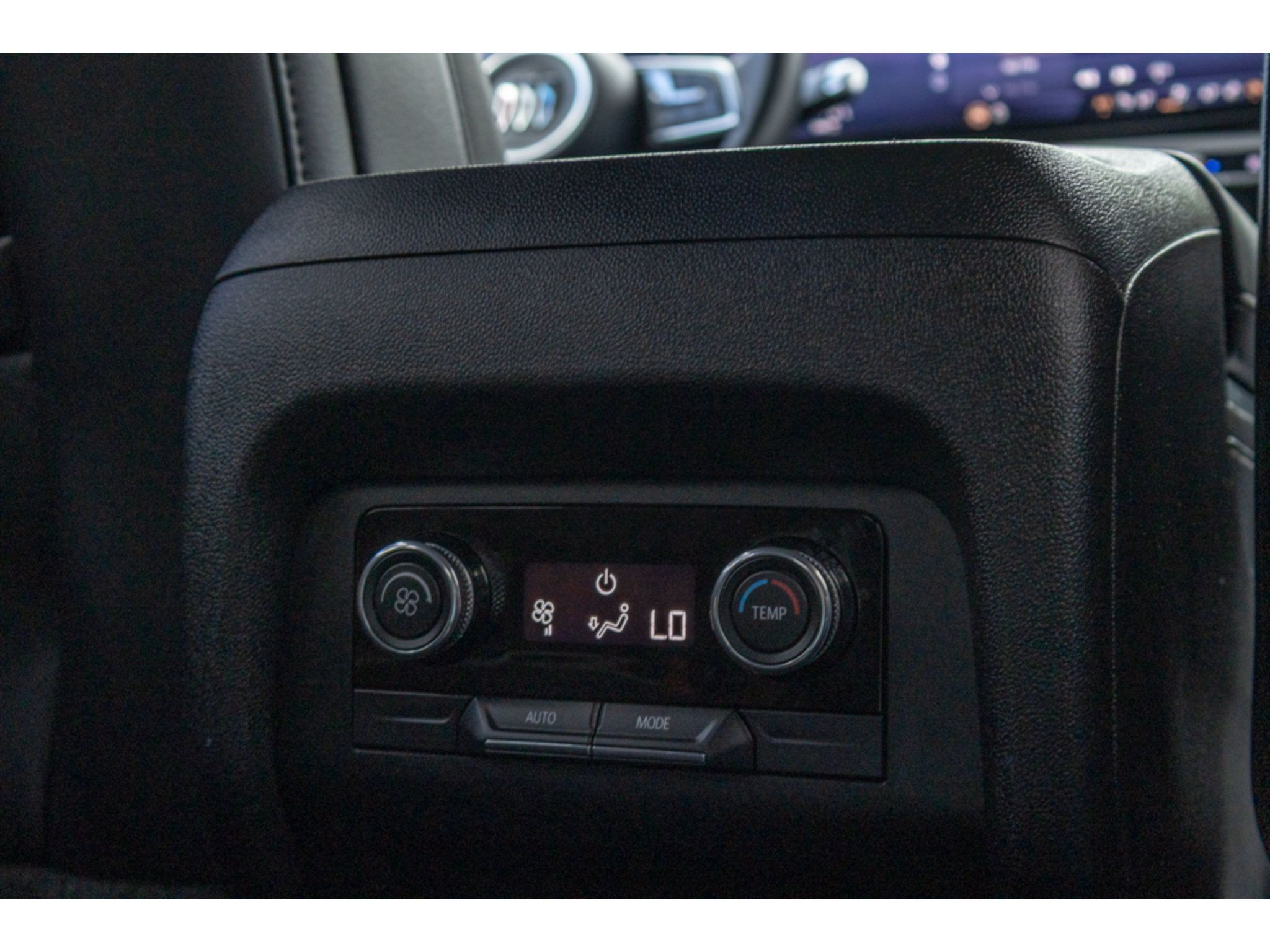 Used 2025 Buick Enclave Preferred AWD/4WD image 14