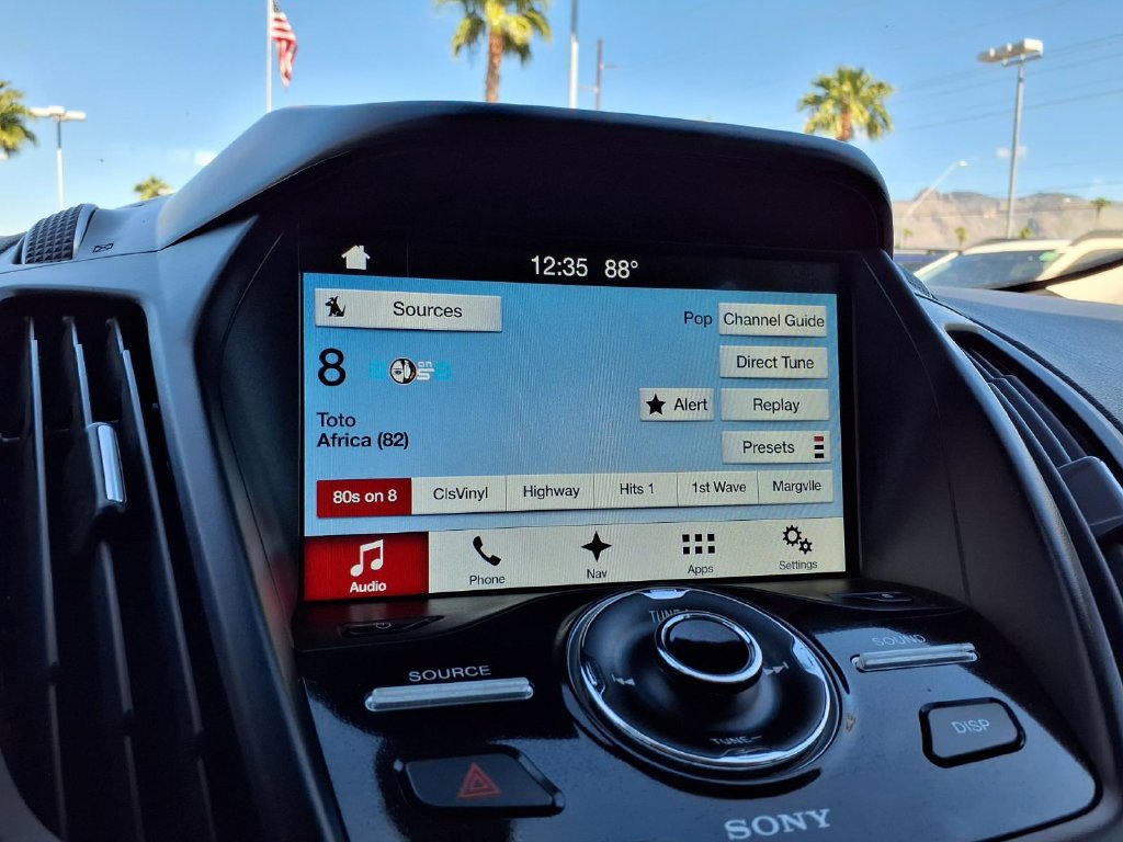 Used 2017 Ford C-MAX Titanium FWD image 29