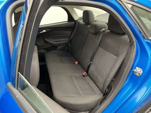 Used 2015 Ford Focus SE w/ SE Cold Weather Package image 10