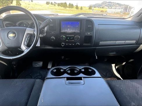 Used 2011 Chevrolet Silverado 2500 LT w/ Interior Plus Package AWD/4WD image 8