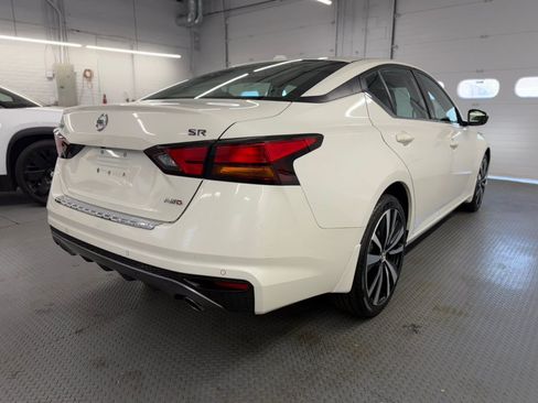 Used 2021 Nissan Altima 2.5 SR w/ SR Premium Package AWD/4WD image 8