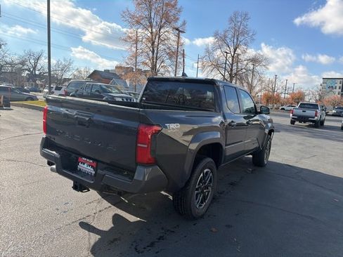 New 2025 Toyota Tacoma TRD Sport image 5