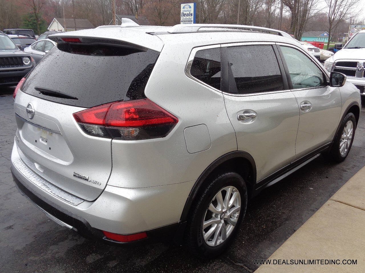 Used 2020 Nissan Rogue S w/ Special Edition Package AWD/4WD image 3