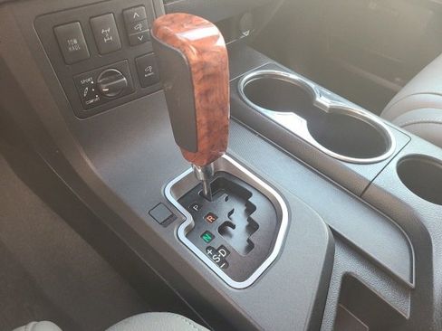 Used 2019 Toyota Sequoia Platinum image 28