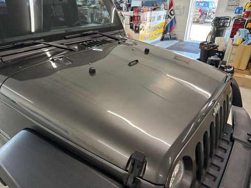 Used 2018 Jeep Wrangler Unlimited Sport w/ Connectivity Group image 58