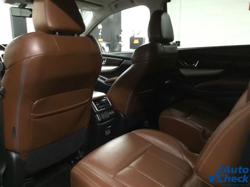 Used 2019 Subaru Ascent Touring w/ Popular Package #3 image 27