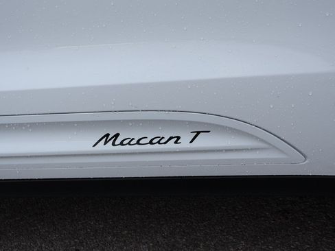 New 2026 Porsche Macan image 16