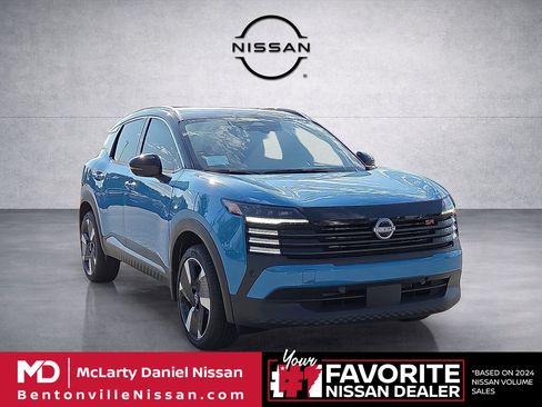 Used 2025 Nissan Kicks SR w/ Illumination Package AWD/4WD image 1