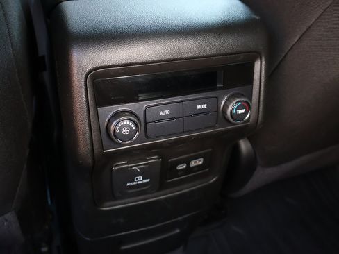 Certified 2023 GMC Acadia SLE w/ Driver Convenience Package image 21