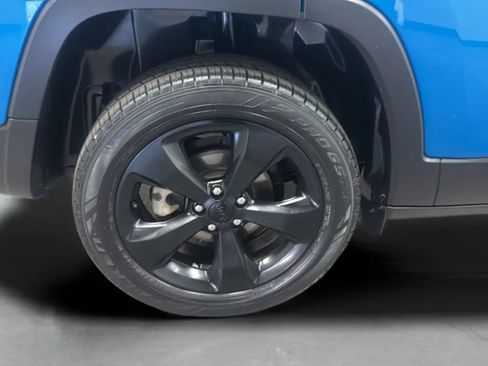 Used 2017 Jeep Cherokee Sport FWD image 30