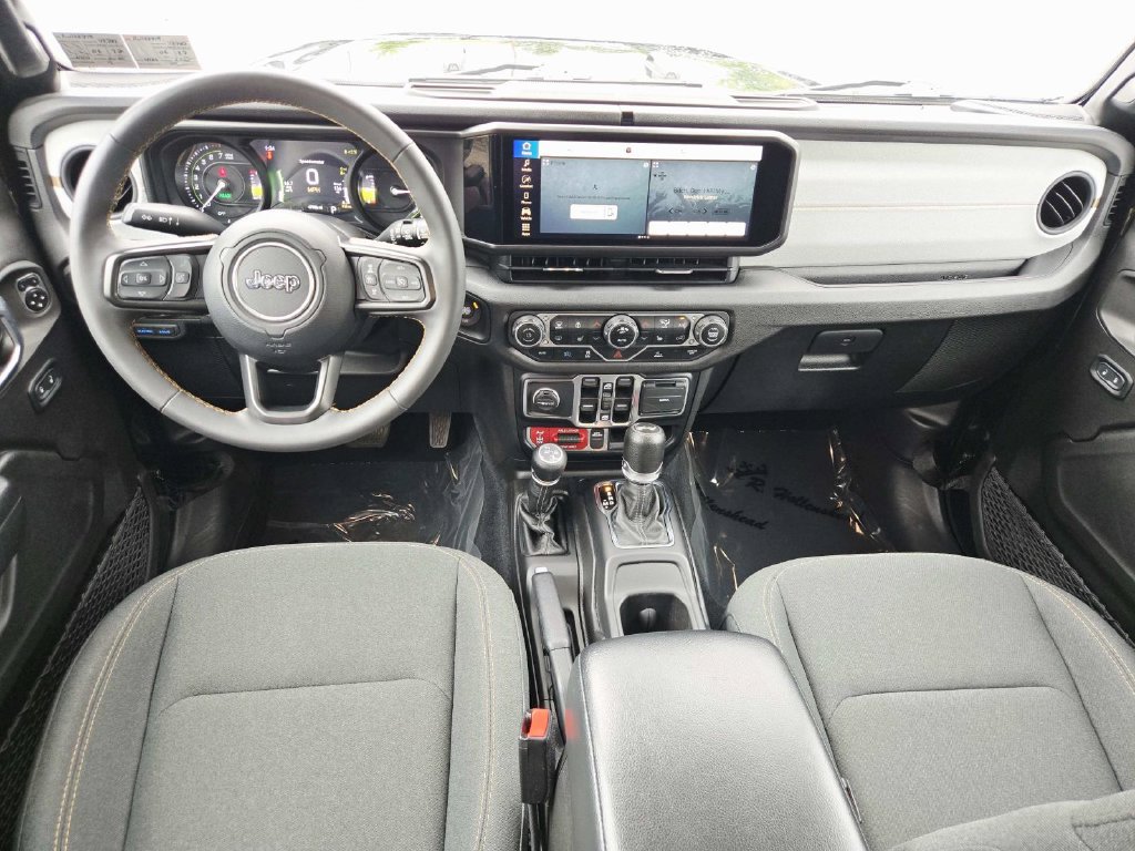 Used 2024 Jeep Wrangler Unlimited AWD/4WD image 9