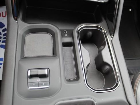 Used 2025 GMC Sierra 2500 AT4 AWD/4WD image 24