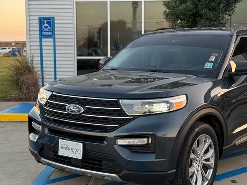Used 2023 Ford Explorer XLT w/ Equipment Group 202A image 2