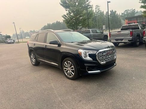 Used 2023 GMC Terrain Denali w/ Denali Premium Package AWD/4WD image 4