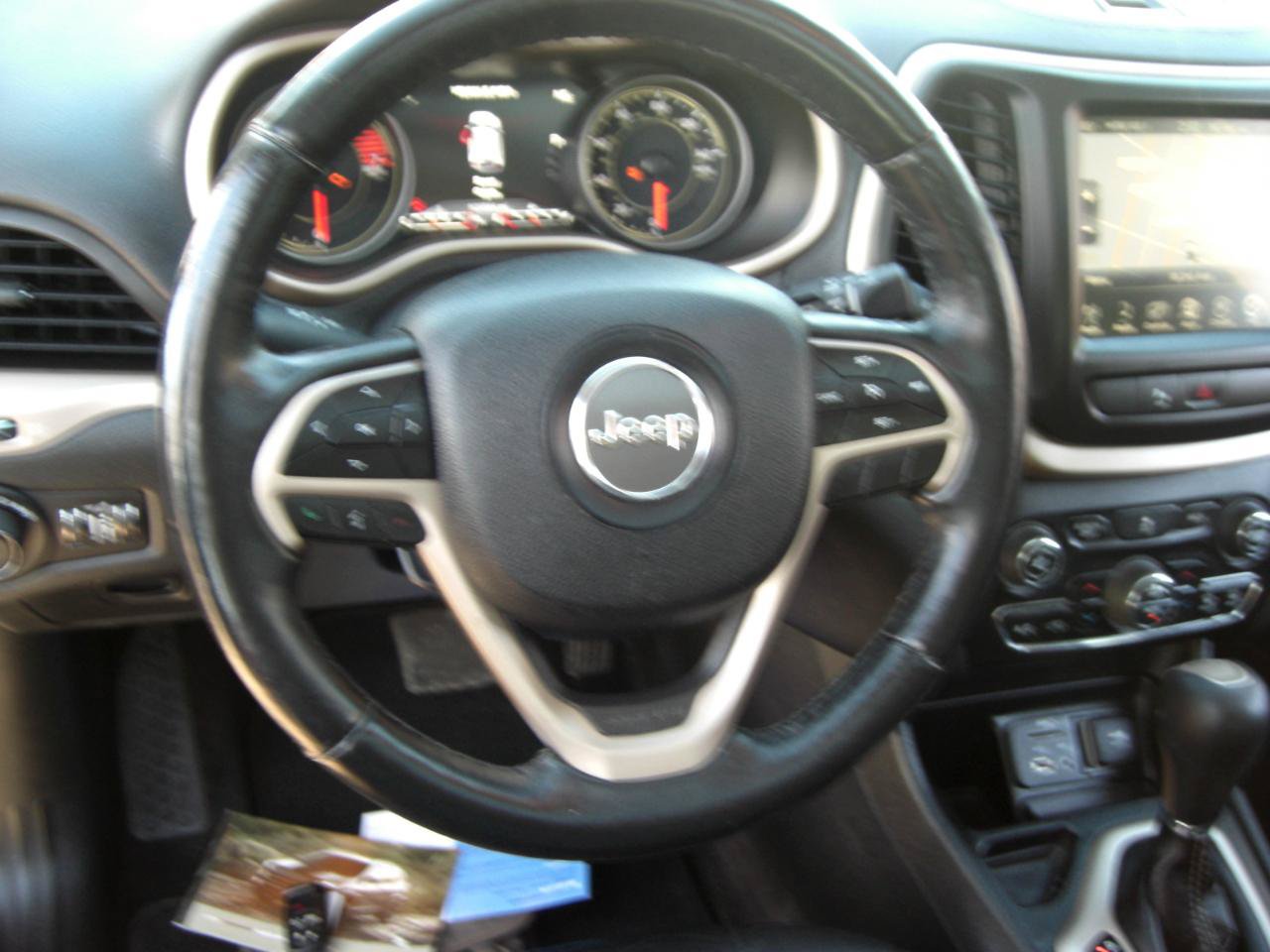 Used 2018 Jeep Cherokee Limited w/ High Altitude Package FWD image 8