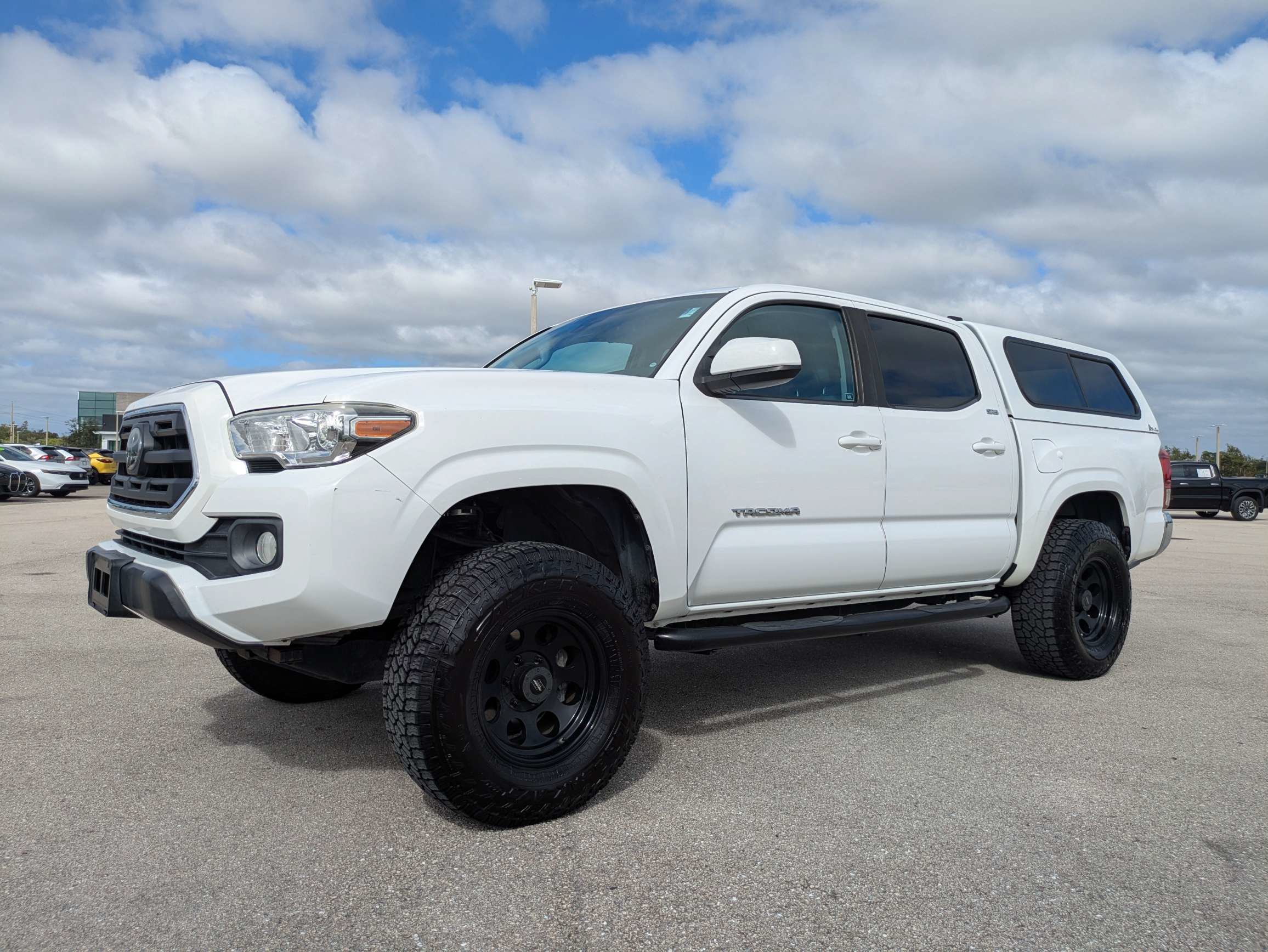 Used 2019 Toyota Tacoma SR5 RWD image 8
