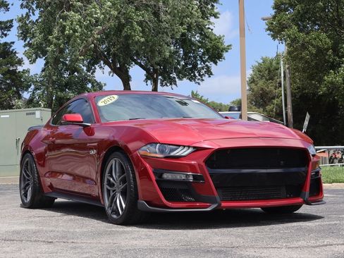 Used 2019 Ford Mustang GT Premium RWD image 1