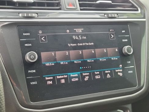 Used 2023 Volkswagen Tiguan SE R-Line image 20