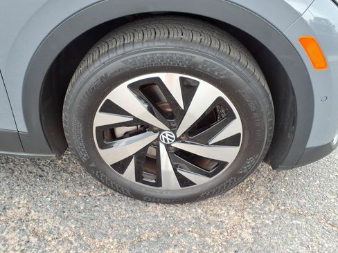 Certified 2023 Volkswagen ID.4 Pro RWD image 9
