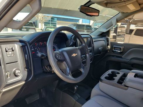 Used 2018 Chevrolet Silverado 2500 W/T image 2