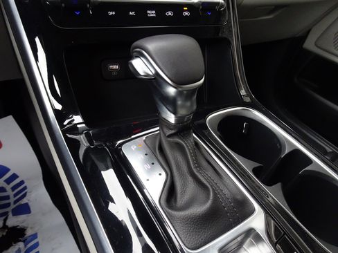 Used 2023 Kia Carnival SX image 16