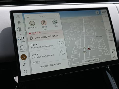 Used 2025 Land Rover Range Rover Sport Dynamic SE image 31