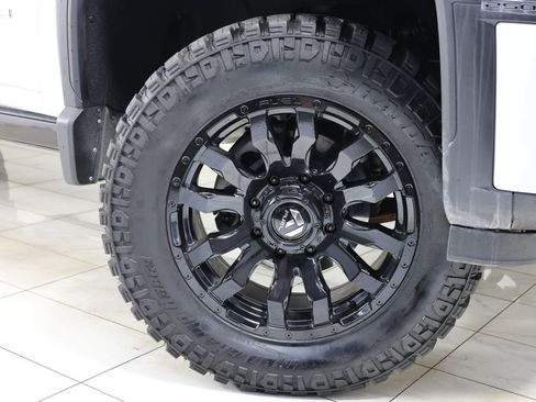 Used 2024 GMC Sierra 2500 AT4 w/ AT4 Premium Plus Package AWD/4WD image 14