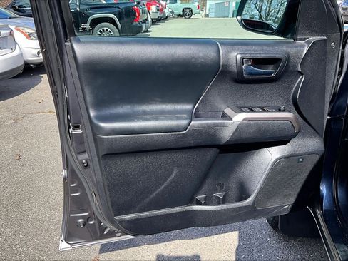 Used 2023 Toyota Tacoma Limited AWD/4WD image 21