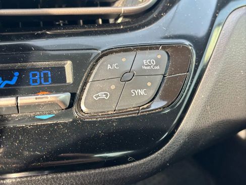 Used 2018 Toyota C-HR image 63